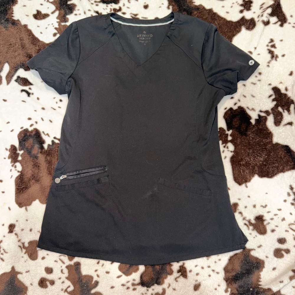 Beyond Scrubs Scrub Top Women Small Black V-Neck Zipper Pocket Medical